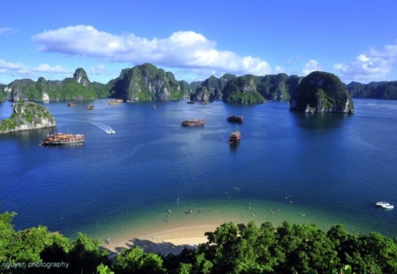 Halong Bay, Vietnam Overview